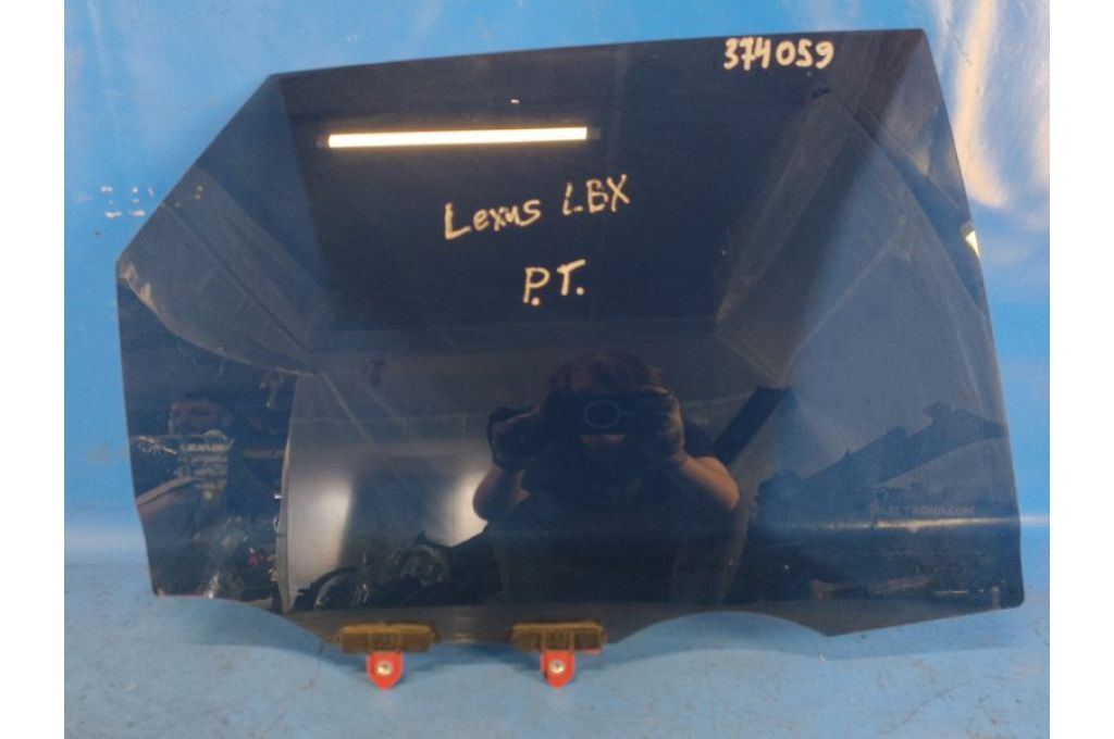 68103-52150 | Szyba drzwi tyl. praw. LEXUS LBX 23- (374059)