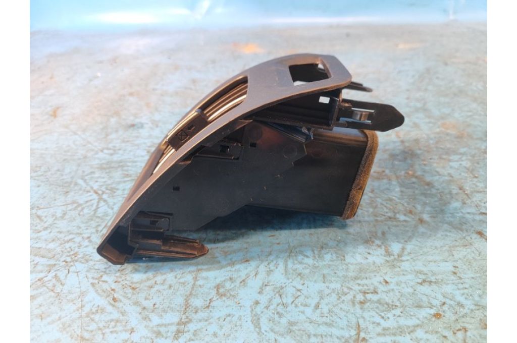 55650-47070 | Deflektor powietrza lew. TOYOTA PRIUS - 30 09-17 (374257) - Zdjęcie 2