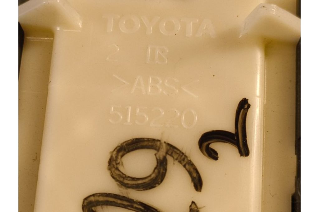 84040-33100 | Moduł sterowania podnośnikami szyby TOYOTA PRIUS - 30 09-17 (374292) - Zdjęcie 4