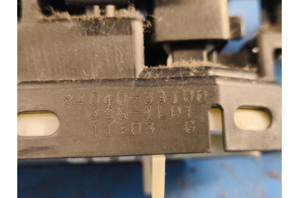 84040-33100 | Moduł sterowania podnośnikami szyby TOYOTA PRIUS - 30 09-17 (374292) - Zdjęcie 5