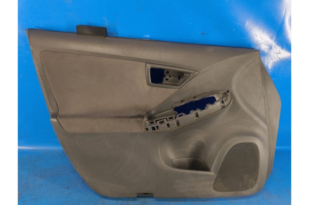 6762047210B1 | tapicerka drzwi przed. lew. TOYOTA PRIUS - 30 09-17 (374351)