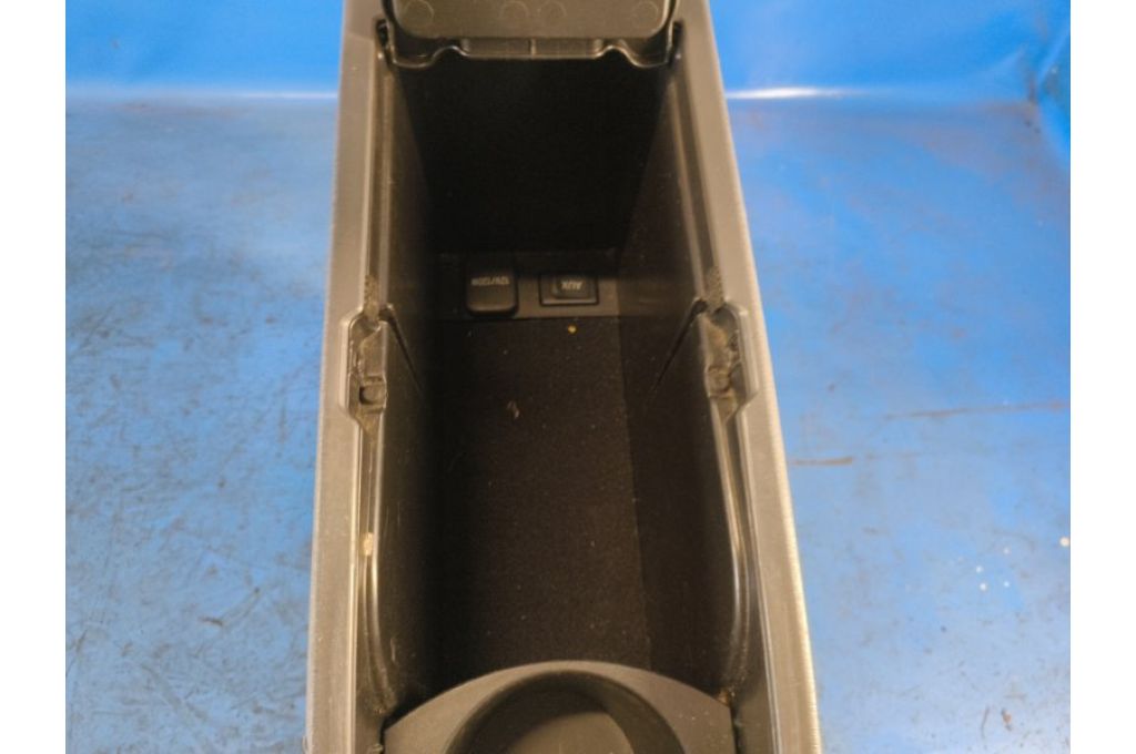 58901-47090 | Podłokietnik TOYOTA PRIUS - 30 09-17 (374354) - Zdjęcie 8