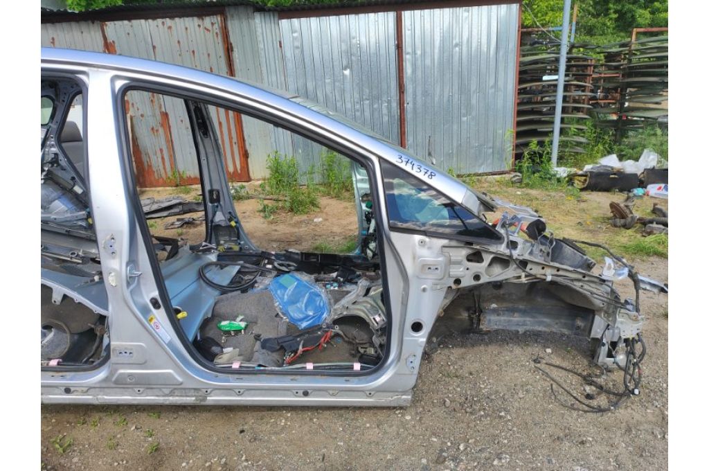 61131-47030 | Przednia ćwiartka praw. TOYOTA PRIUS - 30 09-17 (374378)