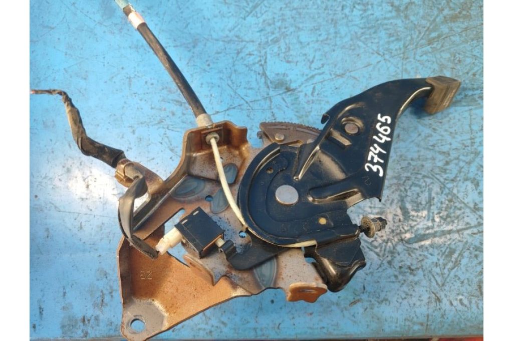 46200-47070 | Pedał hamulca postojowego TOYOTA PRIUS - 30 09-17 (374465) - Zdjęcie 3