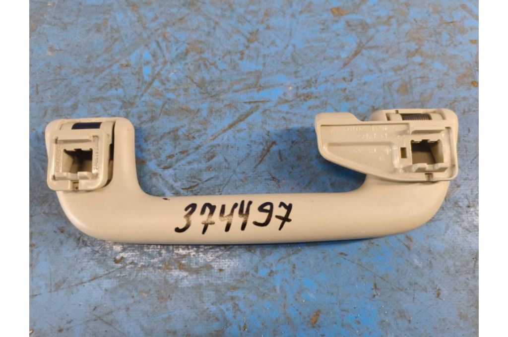 7461052030B1 | Uchwyt podsufitki tyl. TOYOTA PRIUS - 30 09-17 (374497)