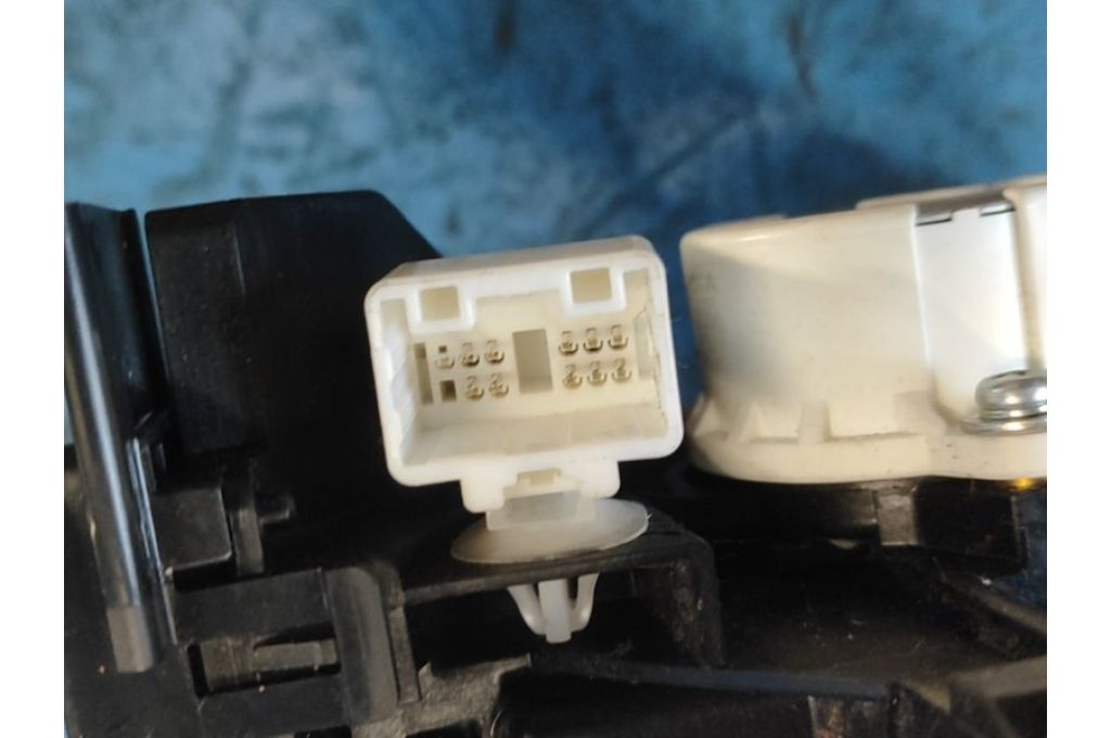 33550-47051 | dźwignia automatycznej skrzyni biegów TOYOTA PRIUS - 30 09-17 (374508) - Zdjęcie 7