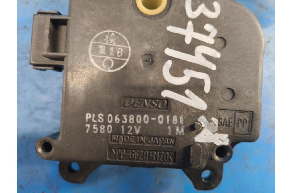 063800-0181 | silnik przepustnicy nagrzewnicy TOYOTA PRIUS - 30 09-17 (374518) - Zdjęcie 3