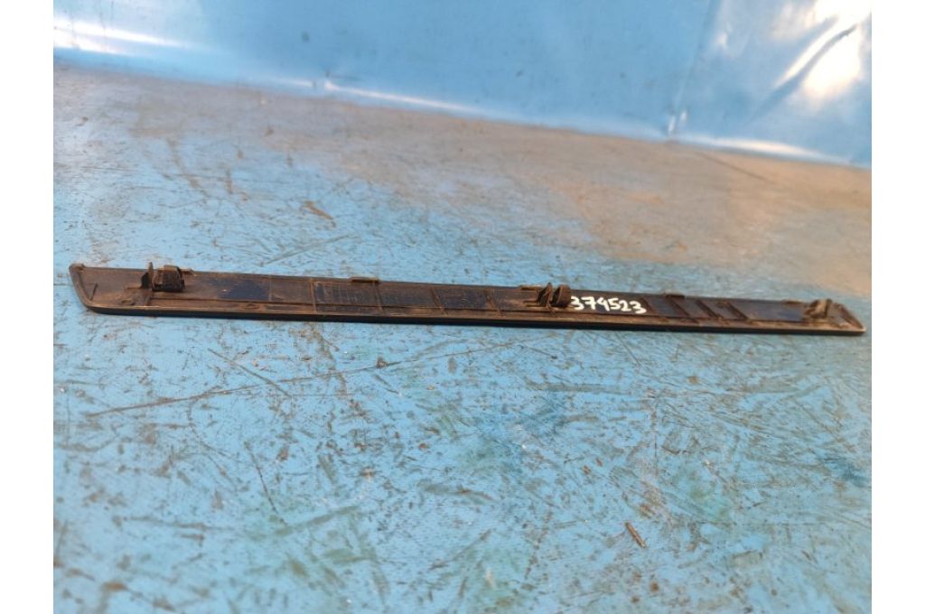 67911-47030 | wewnętrzna osłona progu przed. TOYOTA PRIUS - 30 09-17 (374523) - Zdjęcie 4