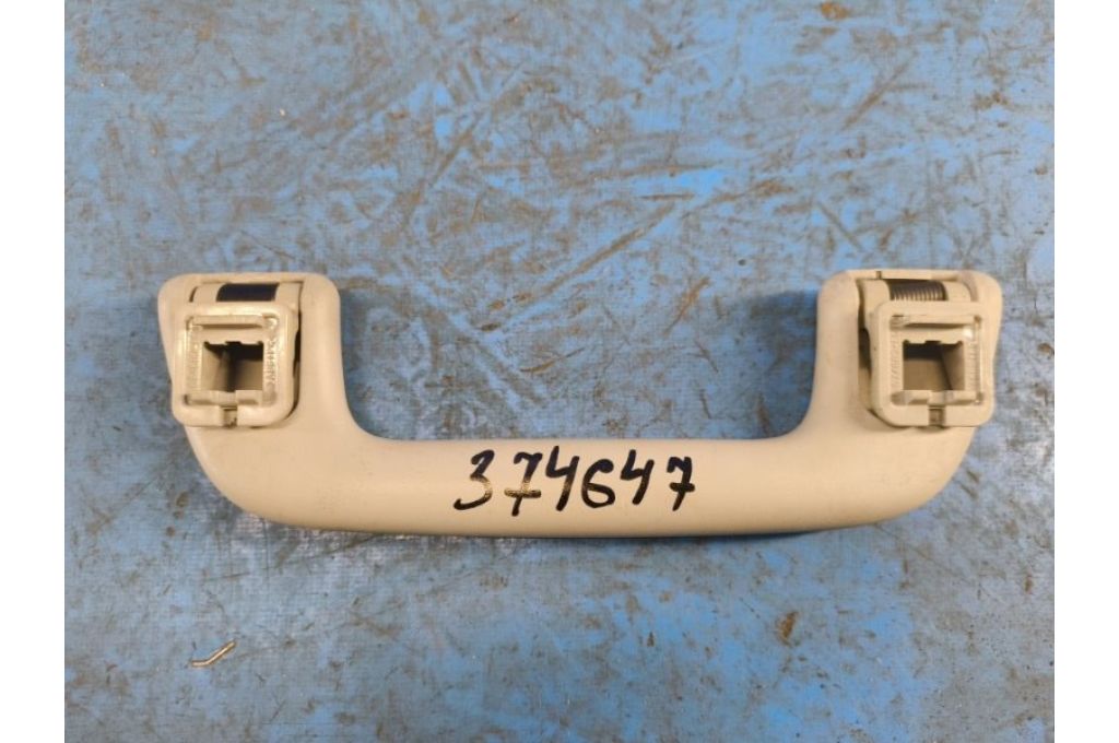 7461052020B1 | Uchwyt podsufitki przed. TOYOTA PRIUS - 30 09-17 (374647)