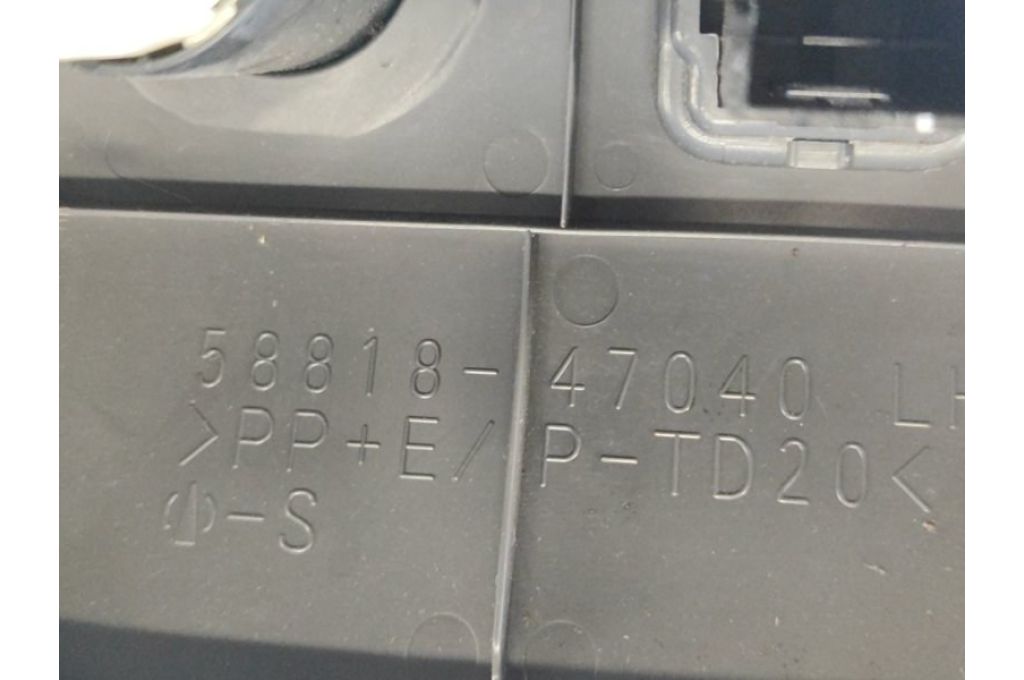 58810-47010 | Консоль между сидений TOYOTA PRIUS - 30 09-17 (374649) - Zdjęcie 10