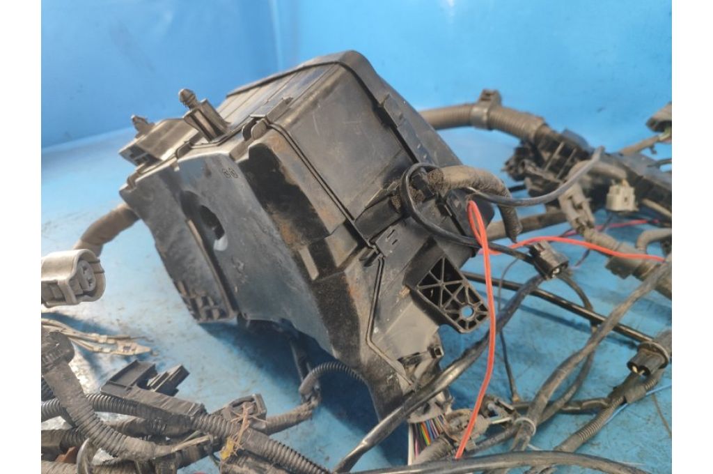 82741-75010 | Skrzynka bezpieczników komora silnika TOYOTA PRIUS - 30 09-17 (374667) - Zdjęcie 4