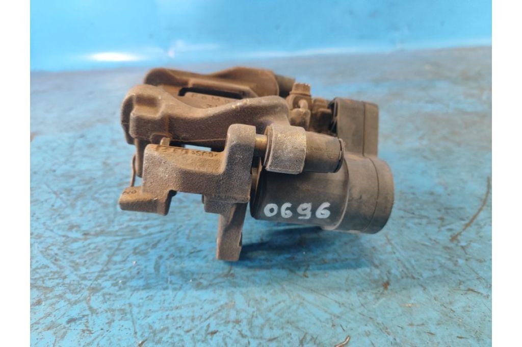 DG9Z-2553-C | Zacisk hamulcowy tyl. lew. FORD ESCAPE 12-19 (375069) - Zdjęcie 4