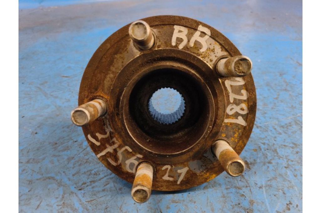 FR3Z-1104-G | Piasta tyl. praw. FORD MUSTANG 15- (375621)