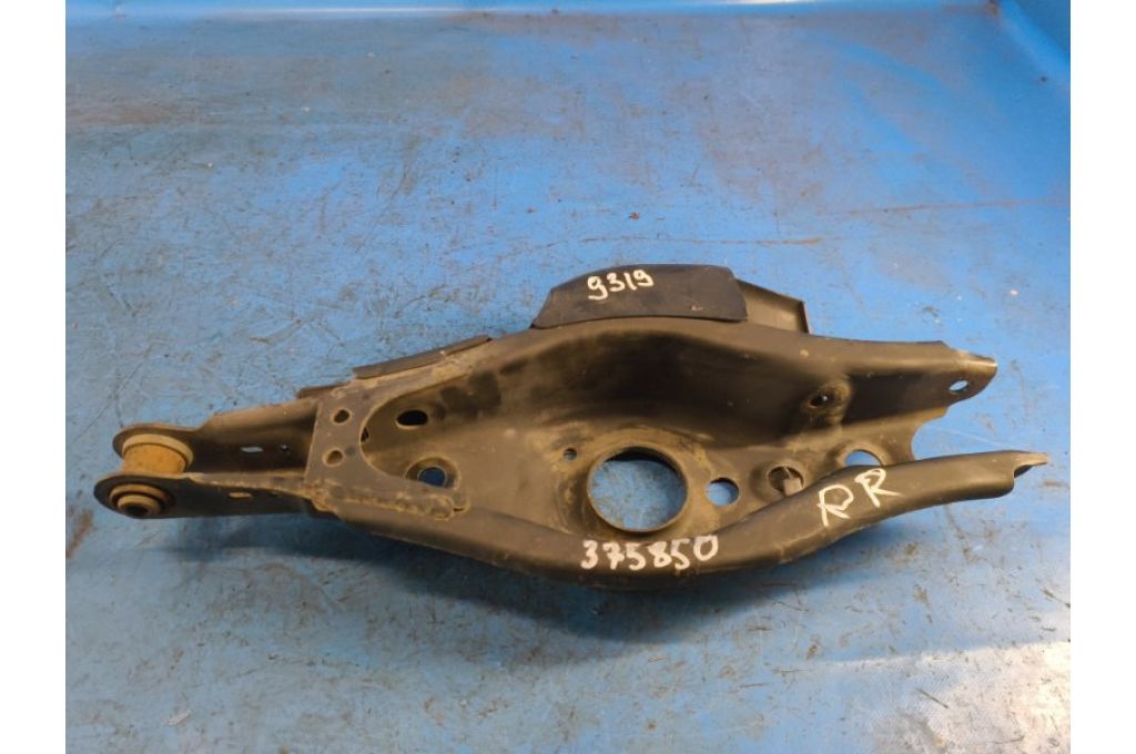 48730-75010 | Poprzeczne ramię tylnego zawieszenia praw. LEXUS CT200 11-17 (375850)