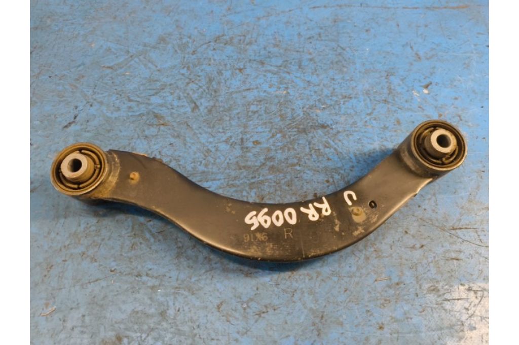 46201-57L00 | Górne poprzeczne ramię tylnego zawieszenia praw. SUZUKI KIZASHI 09-14 (375862) - Zdjęcie 2