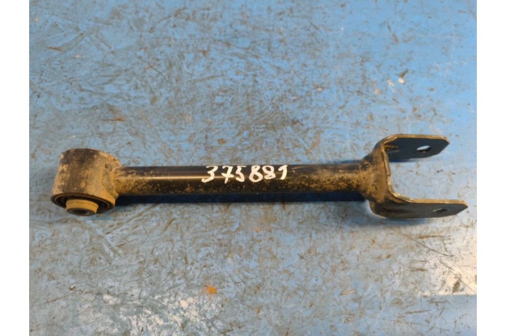 46300-57L10 | Dolne poprzeczne ramię tylnego zawieszenia praw. SUZUKI KIZASHI 09-14 (375881)