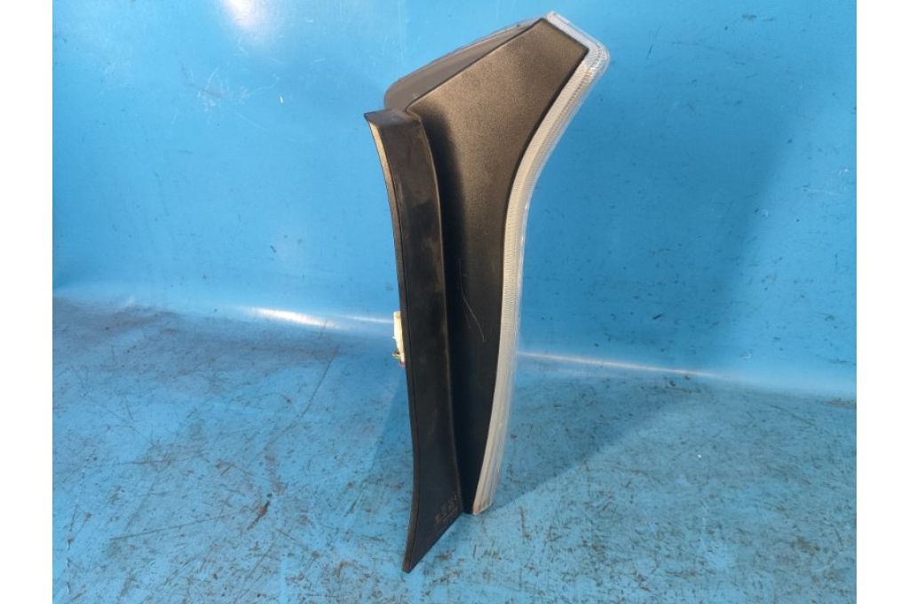 81551-47121 | Lampa Tylna praw. TOYOTA PRIUS - 30 09-17 (346257) - Zdjęcie 3