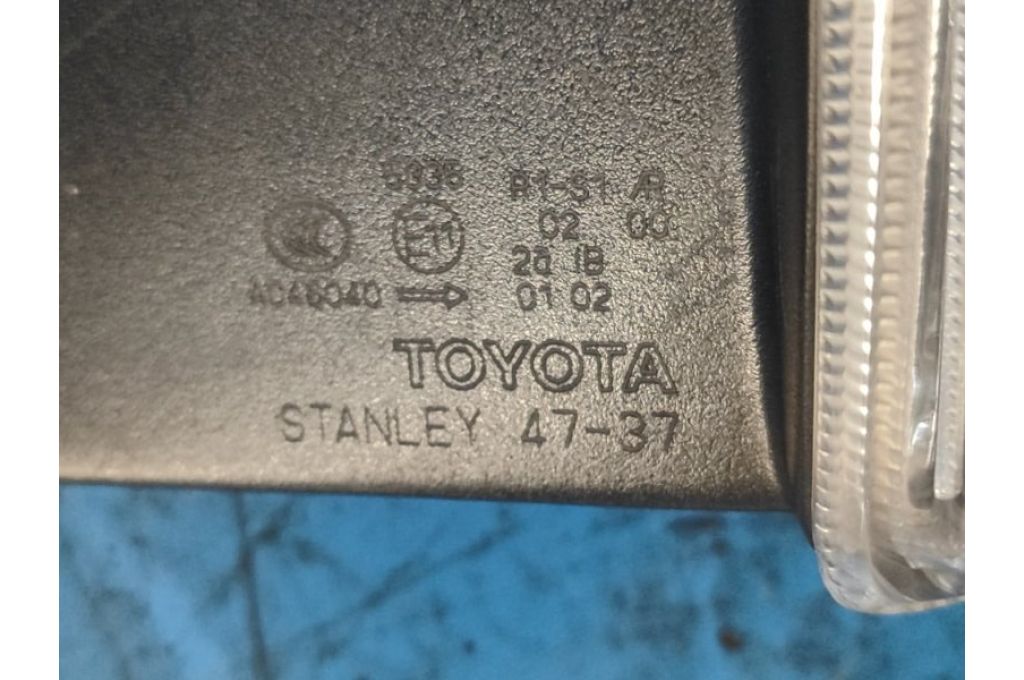 81551-47121 | Lampa Tylna praw. TOYOTA PRIUS - 30 09-17 (346257) - Zdjęcie 8