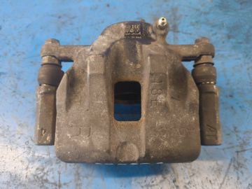 Zacisk hamulcowy przed. praw. SUZUKI GRAND VITARA 05-15