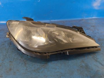 Reflektor Lampa przednia praw. CHRYSLER PACIFICA 16-20