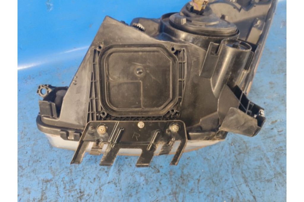 81145-47170 | Reflektor Lampa przednia praw. TOYOTA PRIUS - 20 03-11 (377500) - Zdjęcie 6
