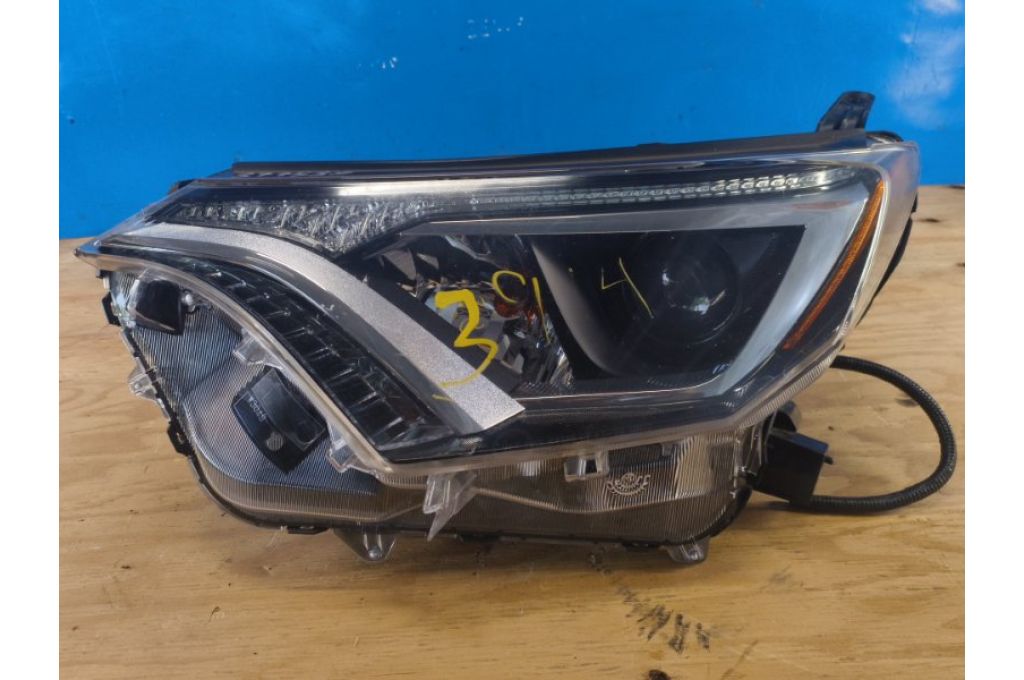8117042640 | Reflektor Lampa przednia lew. TOYOTA RAV4 13-19 (377539)