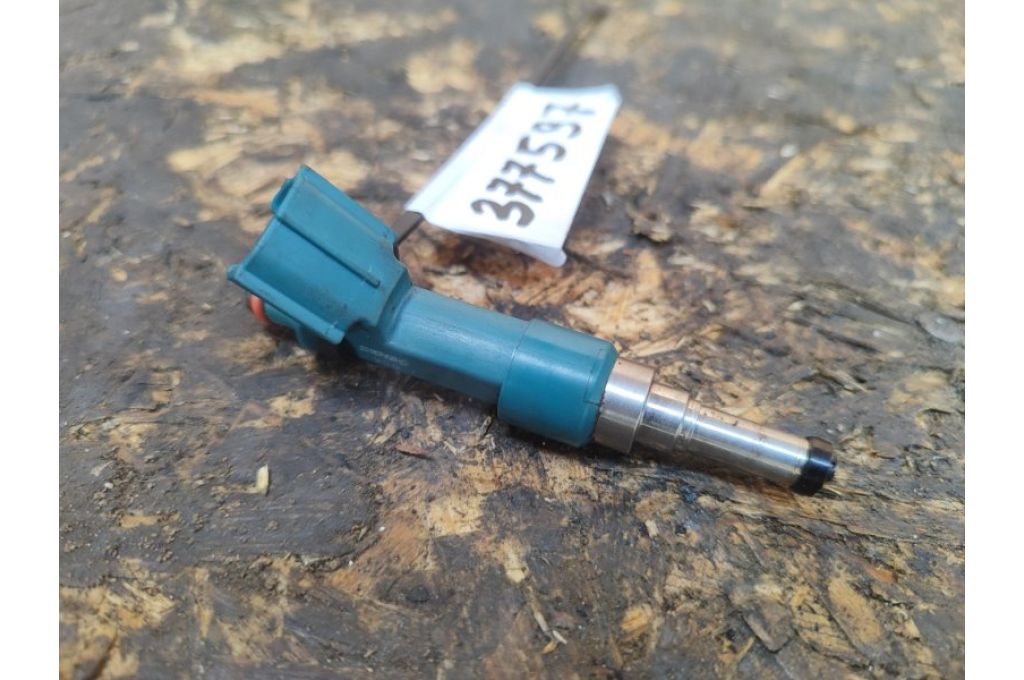 23250-37020 | Wtryskiwacz paliwa TOYOTA PRIUS - 30 09-17 (377597)
