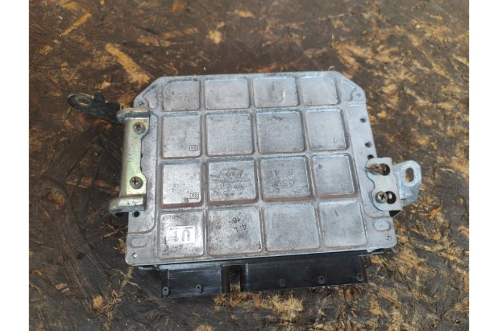 89661-47261 | Moduł sterowania silnikiem TOYOTA PRIUS - 30 09-17 (377601) - Zdjęcie 2