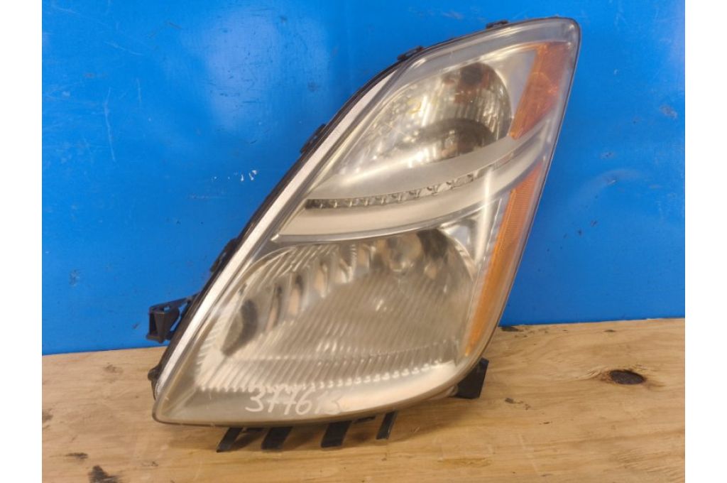 81185-47170 | Reflektor Lampa przednia lew. TOYOTA PRIUS - 20 03-11 (377613)