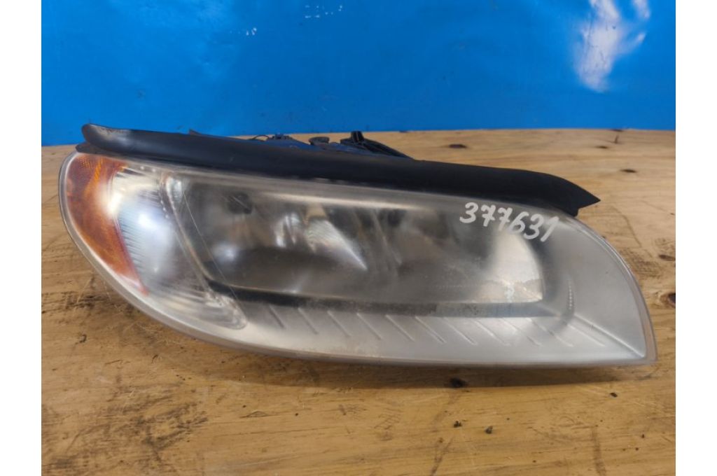 31214356 | Reflektor Lampa przednia praw. VOLVO XC70 07-16 (377631)