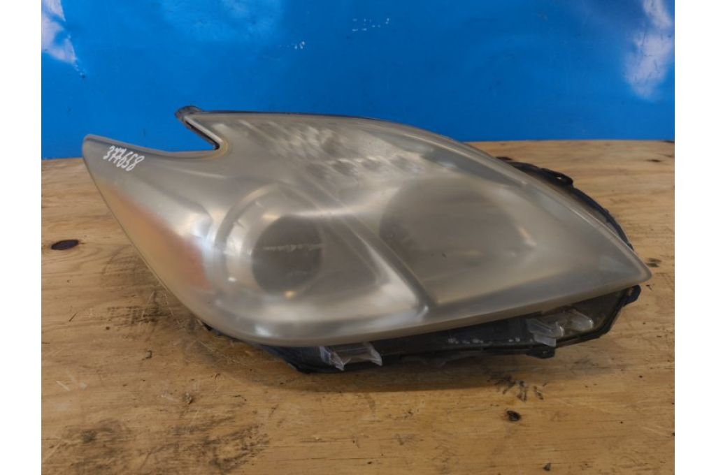 81130-47211 | Reflektor Lampa przednia praw. TOYOTA PRIUS - 30 09-17 (377658)