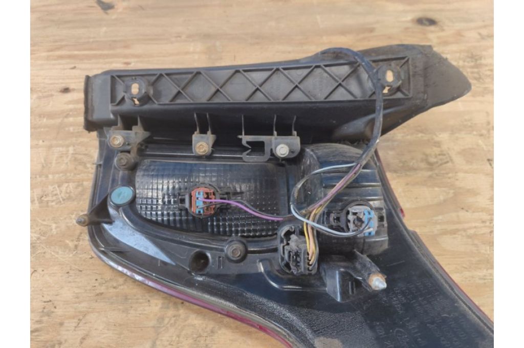 BB5Z-13405-C | Lampa Tylna lew. FORD EXPLORER 10-20 (377715) - Zdjęcie 7