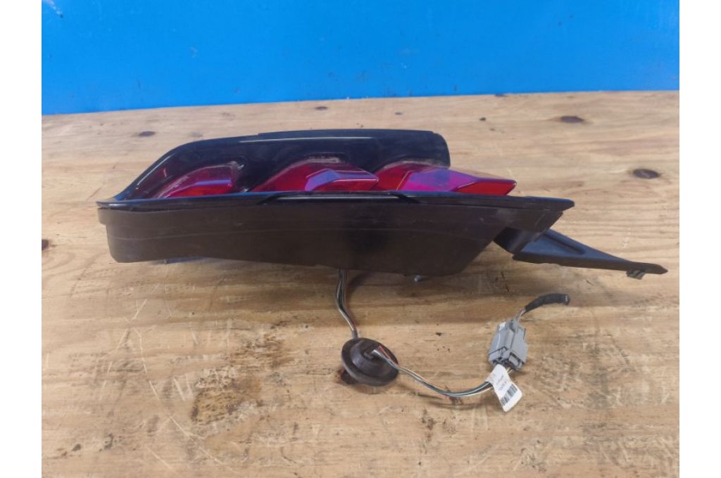 FR3Z-13405-G | Lampa Tylna lew. FORD MUSTANG 15- (377716) - Zdjęcie 6