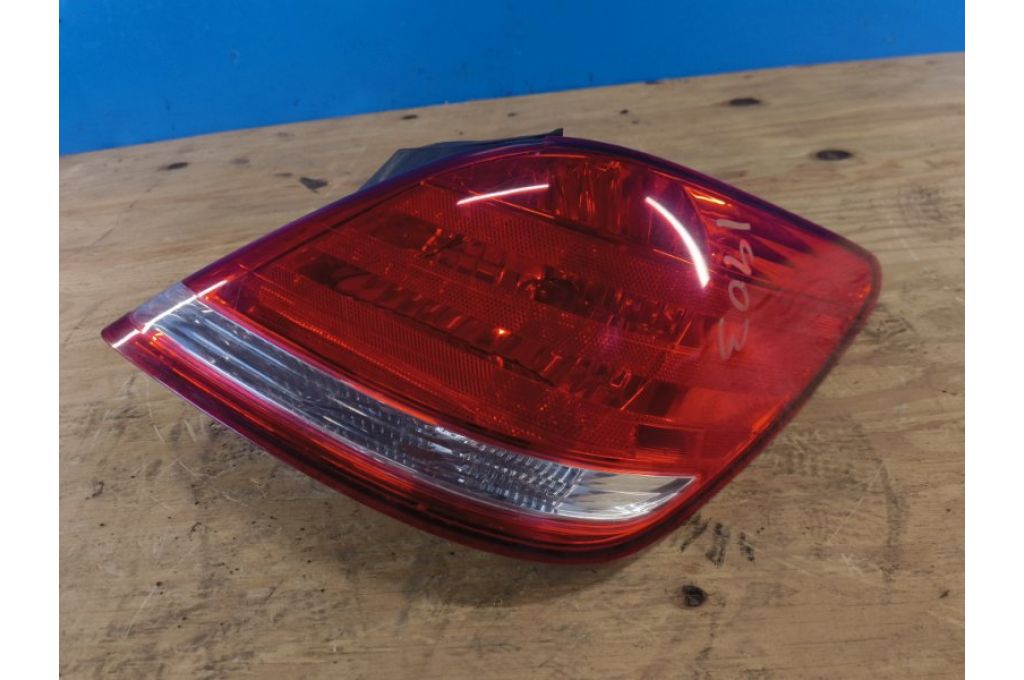 81550AC090 | Lampa Tylna praw. TOYOTA AVALON 05-12 (377723)