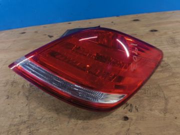 Lampa Tylna praw. TOYOTA AVALON 05-12