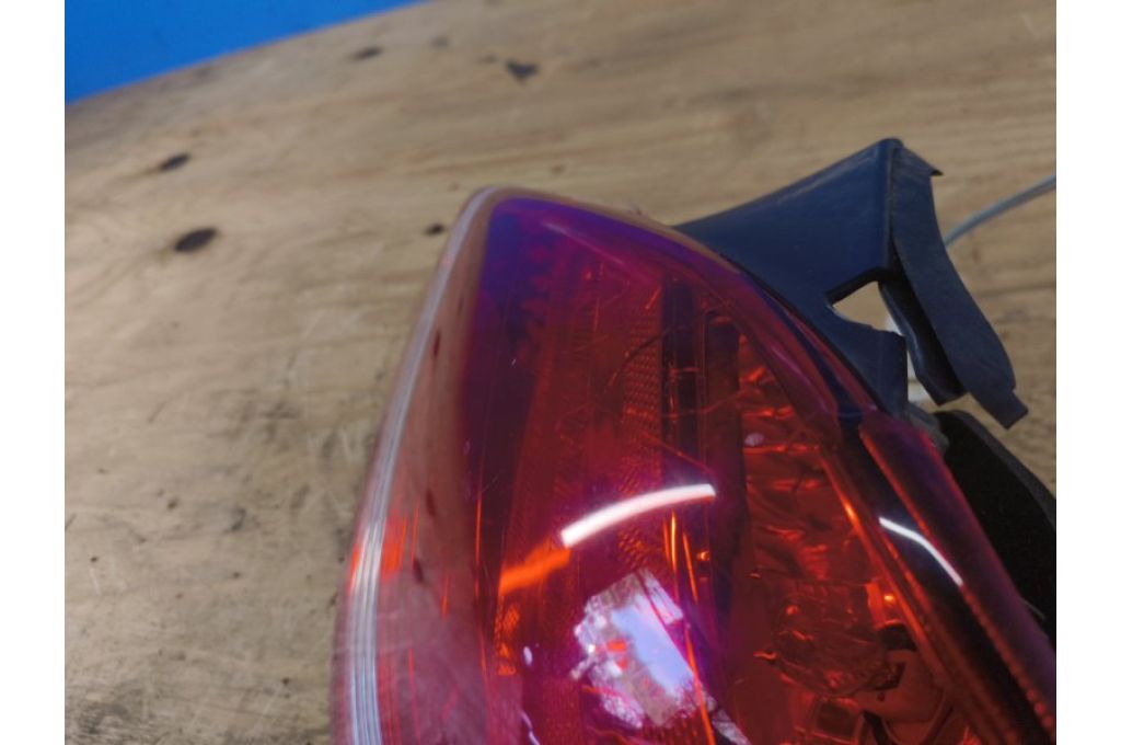 81550AC090 | Lampa Tylna praw. TOYOTA AVALON 05-12 (377723) - Zdjęcie 4