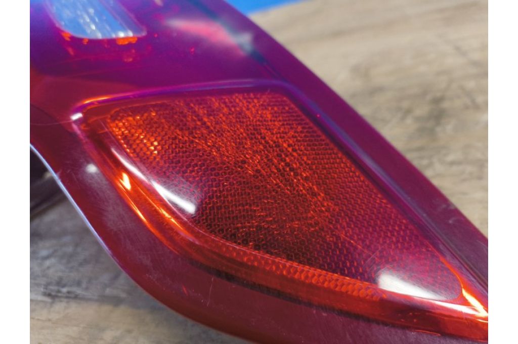 BB5Z-13404-C | Lampa Tylna praw. FORD EXPLORER 10-20 (377725) - Zdjęcie 4