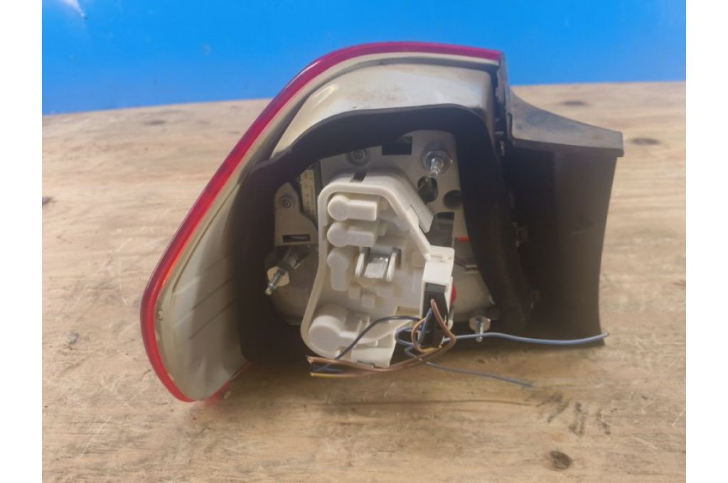 63214871736 | Lampa Tylna praw. BMW 3 SERIES (E90-E93) 2005–2014 (377776) - Zdjęcie 4
