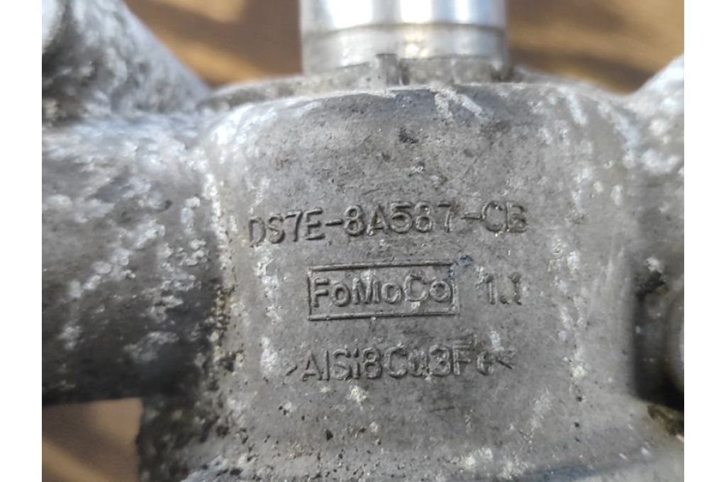 DS7E-8A587-CB | Obudowa termostatu FORD FUSION 14- (378241) - Zdjęcie 4