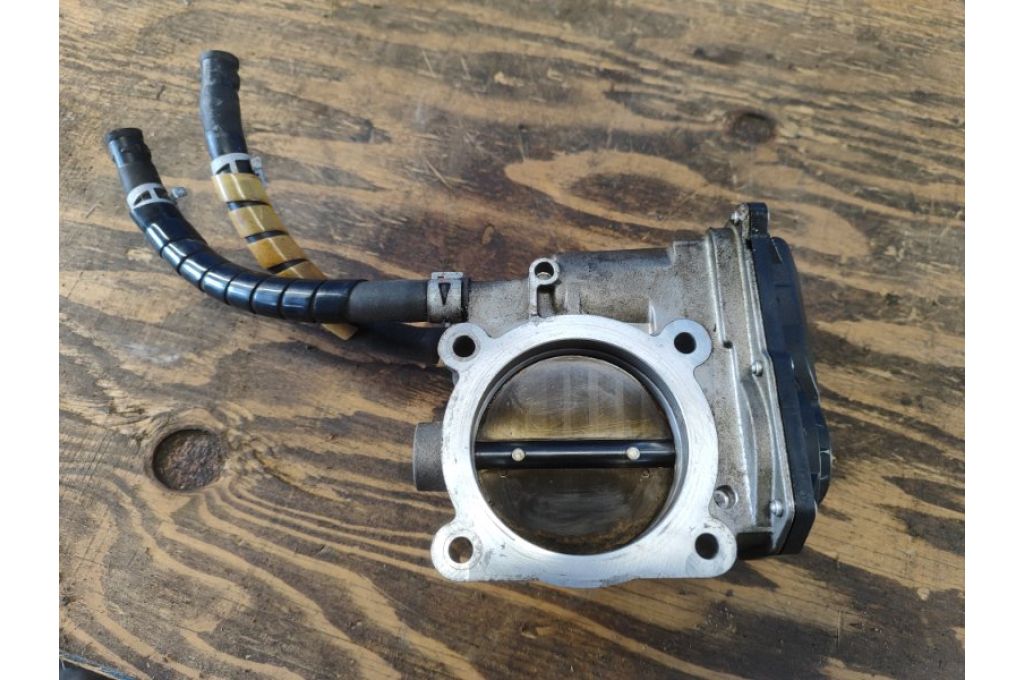 22030-0P050 | Przepustnica TOYOTA CAMRY 40 06-11 (378259)