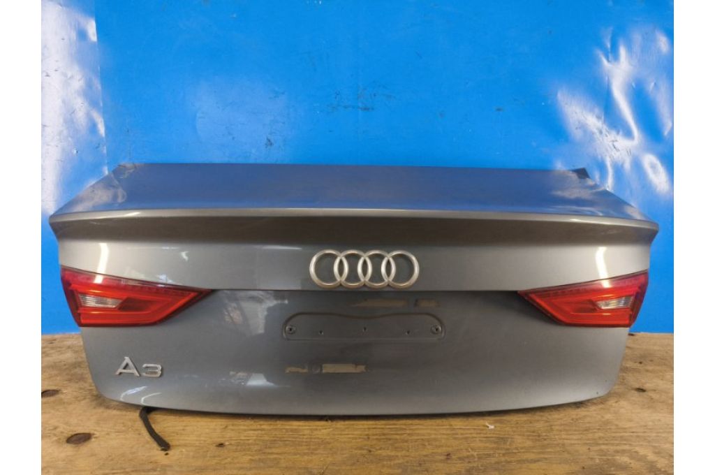 8V5 827 025 F | KLAPA TYLNA AUDI A3 (8V) 12–17 (378401)