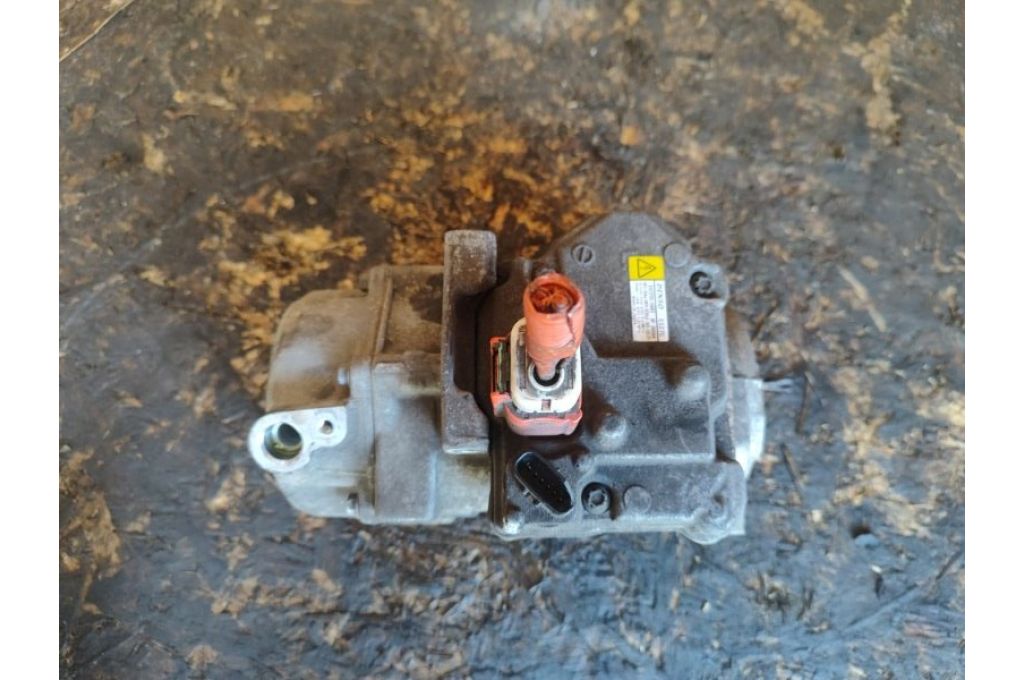 88370-76020 | Kompresor klimatyzacji TOYOTA CAMRY 50 12-15 (378425) - Zdjęcie 2