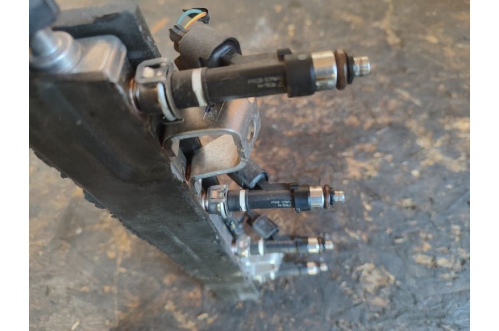 9E5Z-9F593-A | Wtryskiwacz paliwa FORD FUSION 14- (378435) - Zdjęcie 2