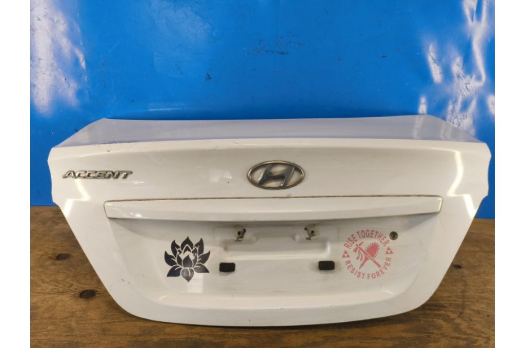 69200-1R020 | KLAPA TYLNA HYUNDAI ACCENT RB 10- (378444)