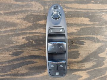 Moduł sterowania podnośnikami szyby przed. lew. INFINITI Q50 15-20