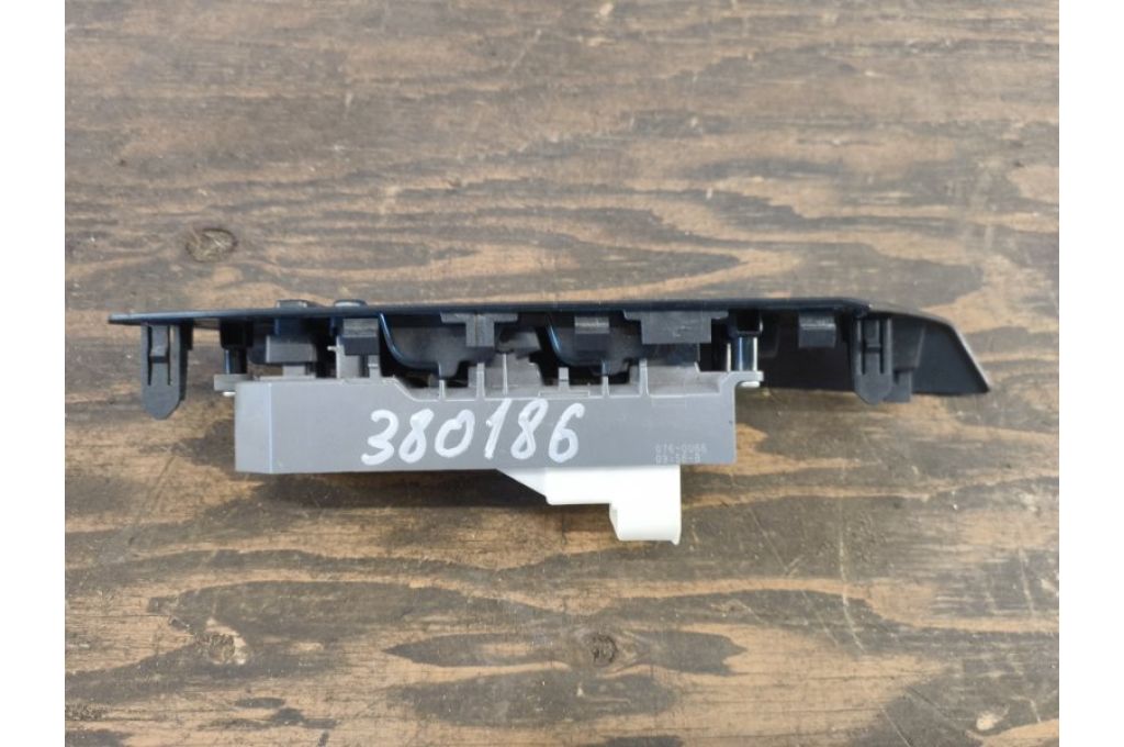 84820-42210 | Moduł sterowania podnośnikami szyby przed. lew. TOYOTA RAV4 13-19 (380186) - Zdjęcie 5