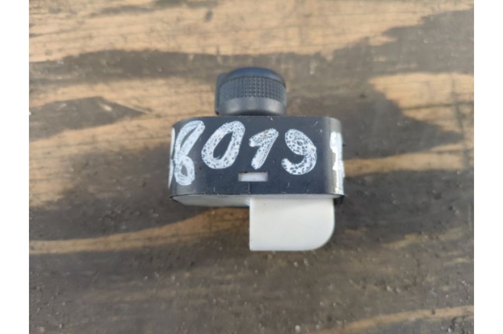 8V0959565A | Moduł sterowania lusterkiem AUDI A3 (8V) 12–17 (380197) - Zdjęcie 6