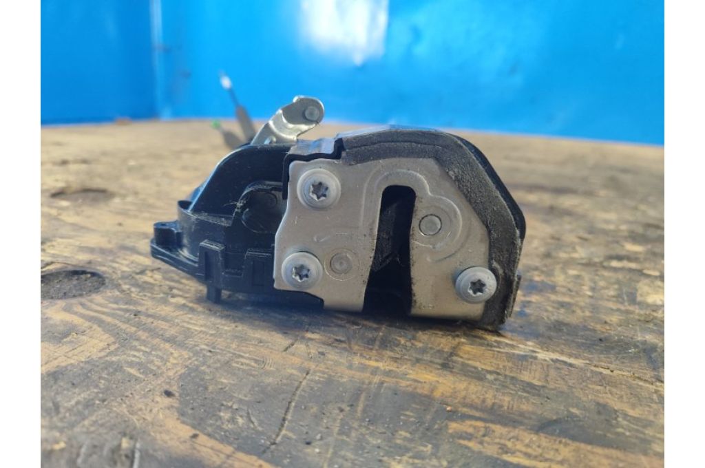 69060-52200 | Zamek drzwi tyl. lew. TOYOTA YARIS 05–11 (288766) - Zdjęcie 4