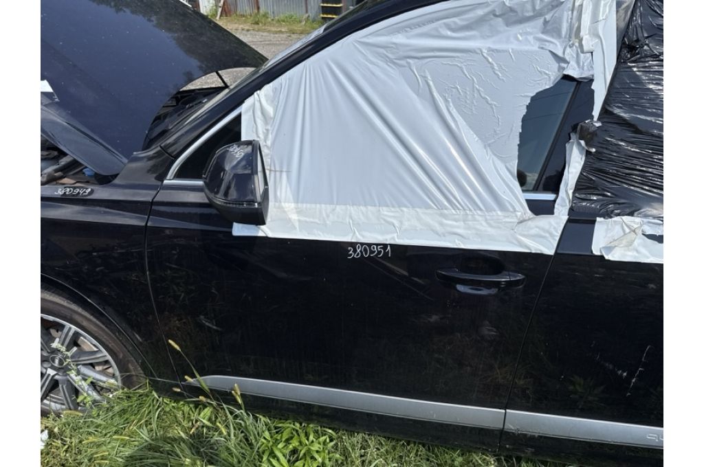 4M0 831 051 F | Drzwi przed. lew. AUDI Q7 15-19 (380951)