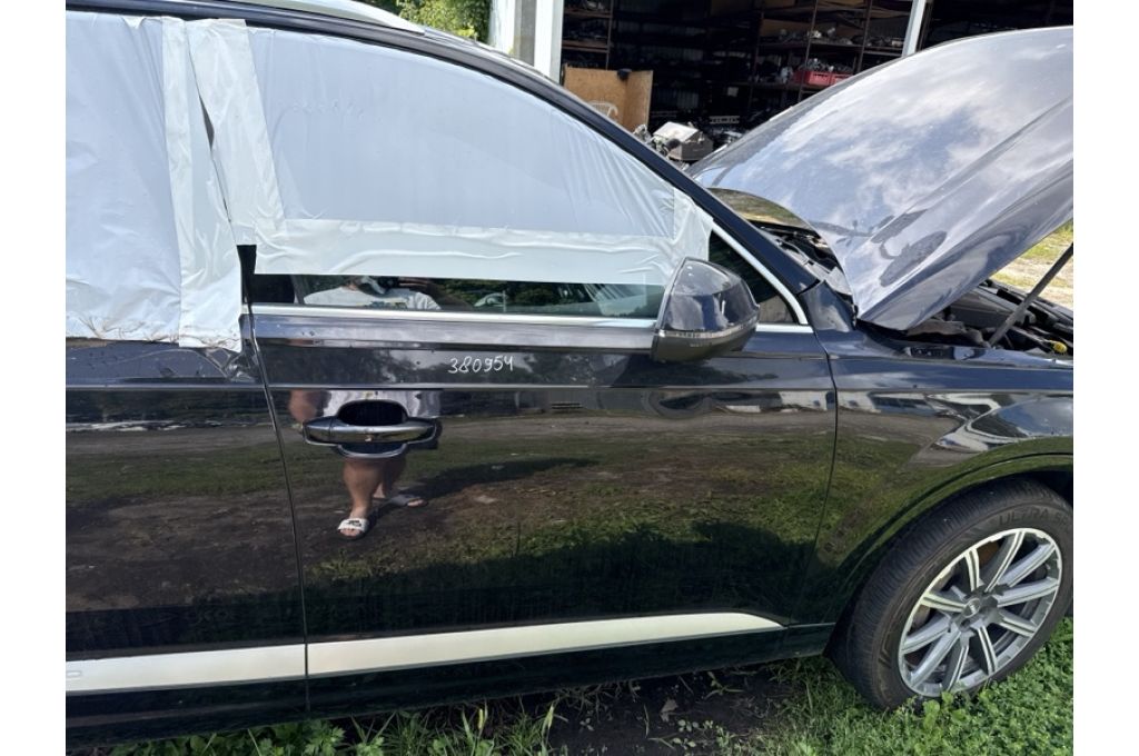 4M0 831 052 F | Drzwi przed. praw. AUDI Q7 15-19 (380954)